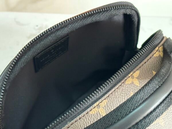 LV Quest Messenger -M46973-Premium