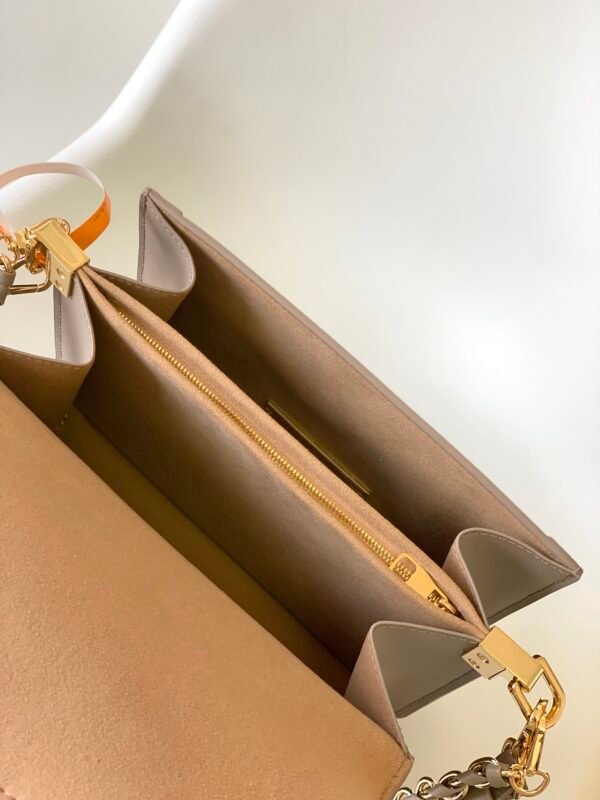 2 (27) LV Dauphine MM -M56141, M23635, M23635- Premium