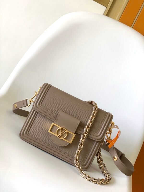 2 (29) LV Dauphine MM -M56141, M23635, M23635- Premium