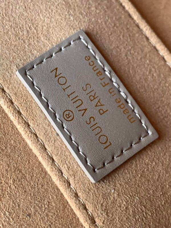 2 (37) LV Dauphine MM -M56141, M23635, M23635- Premium