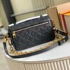 2 (4) LV Pochette Métis East West -M46595-Premium