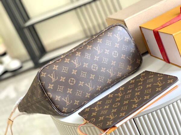 2 (4) LV Neverfull MM -M40995-Premium