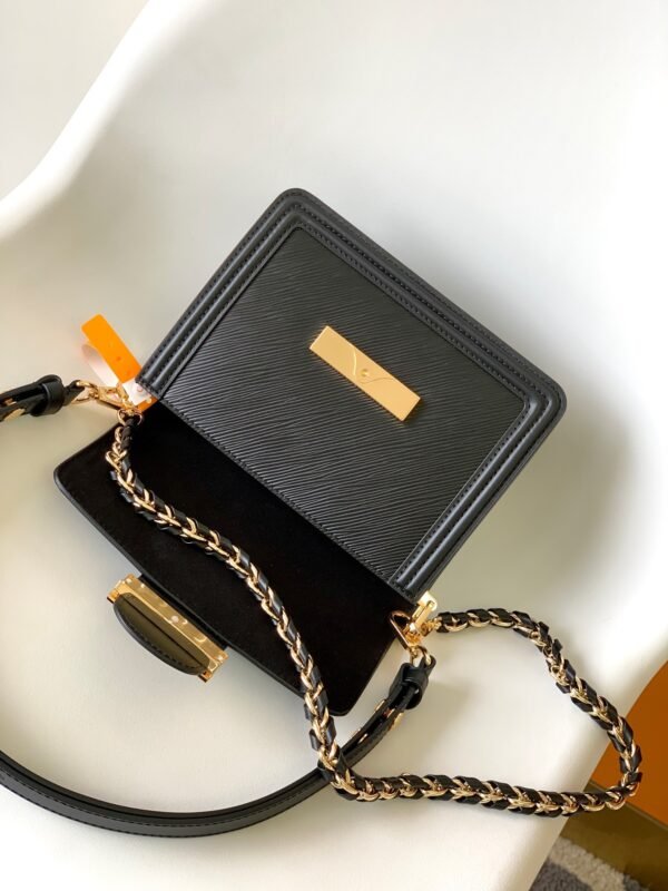 2 (43) LV Dauphine MM -M56141, M23635, M23635- Premium