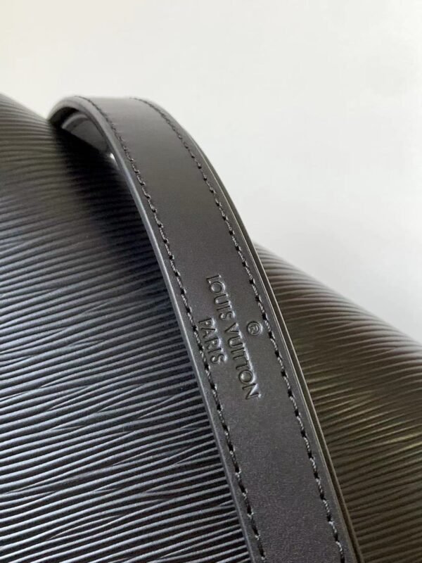 2 (45) LV Dauphine MM -M56141, M23635, M23635- Premium