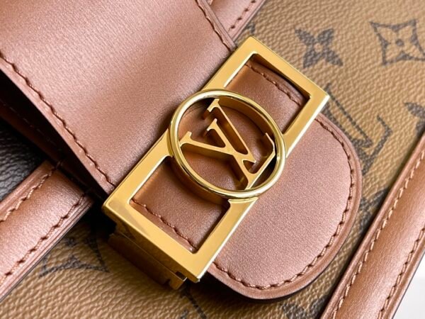 2 (5) LV Dauphine MM -M44391-Premium