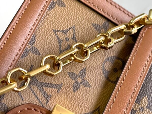 2 (6) LV Dauphine MM -M44391-Premium