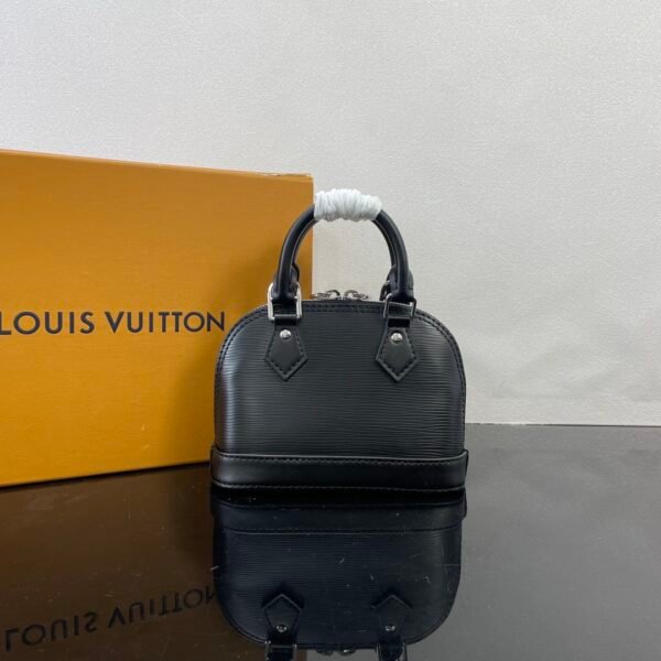 2 (6) LV Nano Alma -M82682-Premium