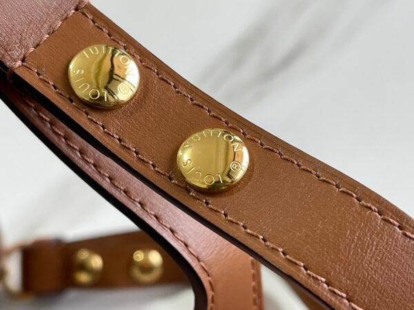 2 (7) LV Dauphine MM -M44391-Premium