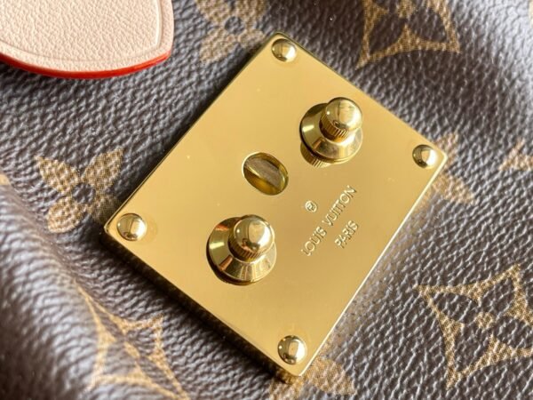 2 (8) LV Monogram Clutch -M46544-Premium