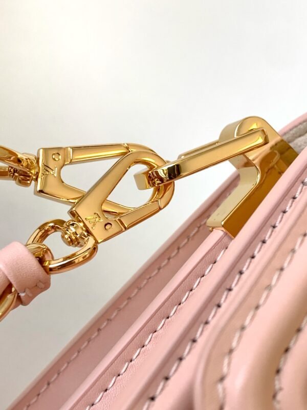 2 (8) LV Dauphine MM -M56141, M23635, M23635- Premium