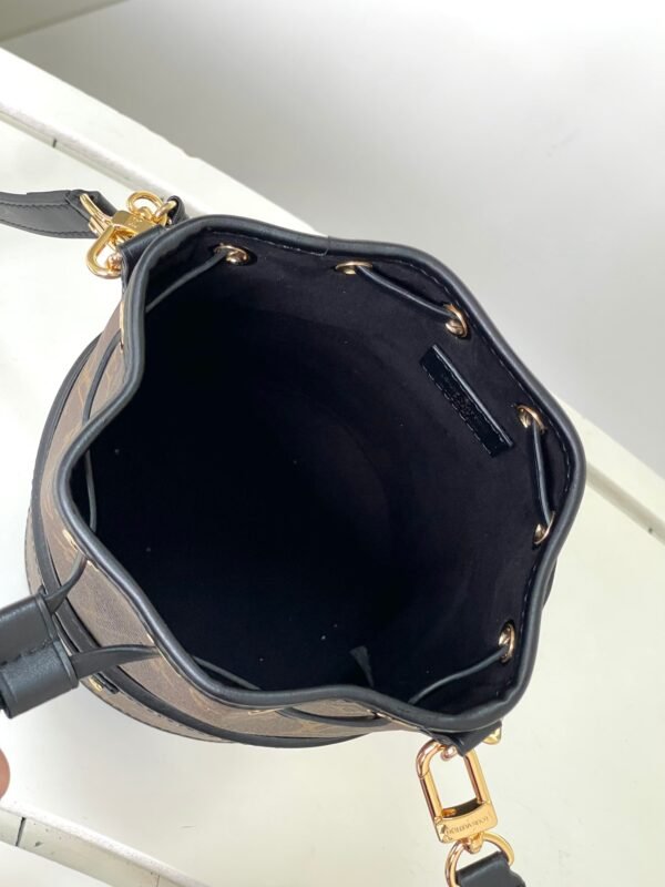 LV  CANOé Bucket bags - M83480 - Premium