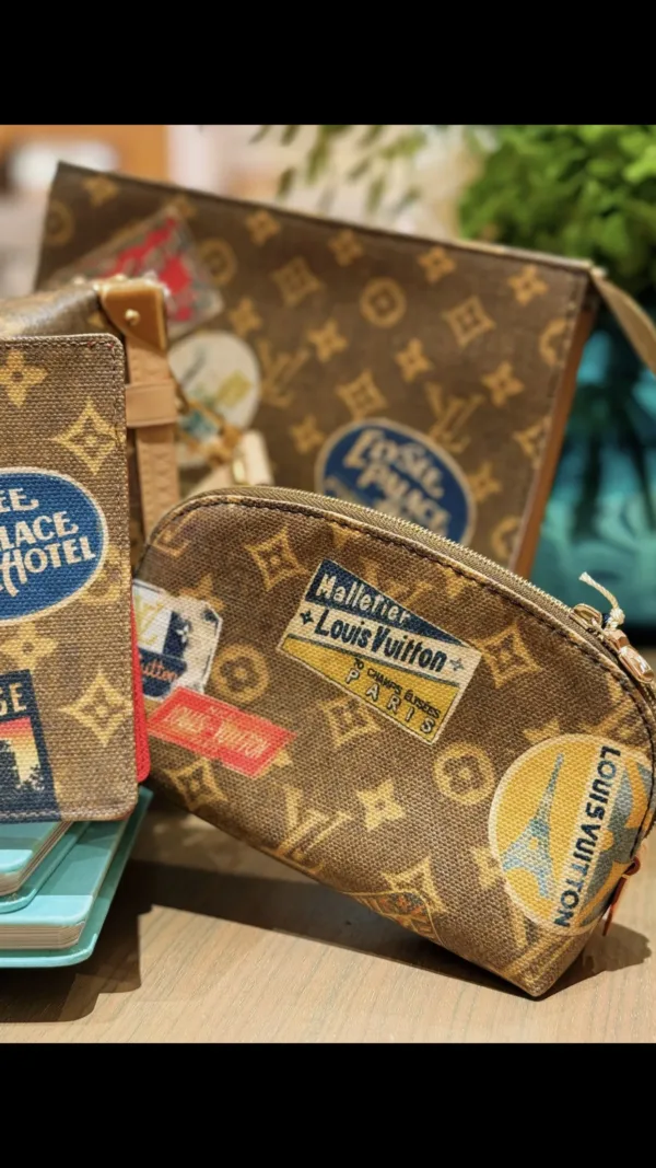 LV Toilet Pouch -M83487 -Premium