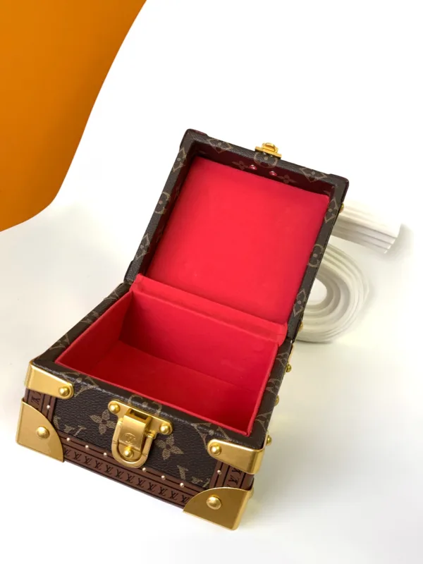 LV Pyramid Trunk -M10052 -Premium