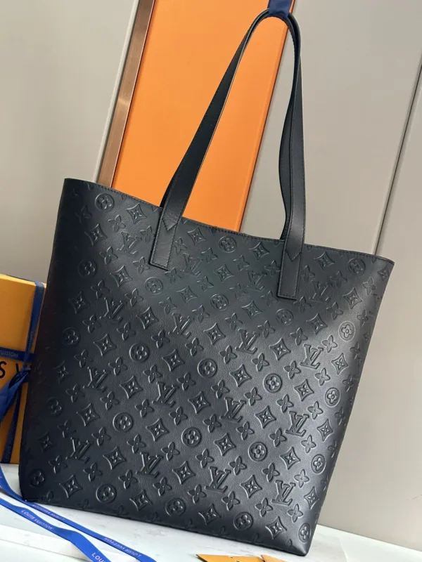 LV Excursion Tote -M24777 -Premium