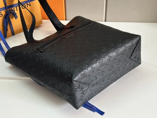 LV Excursion Tote -M24777 -Premium