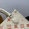 2 (5) LV OnTheGo BB -M47115 -Premium