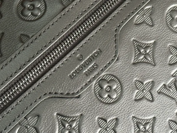 LV Excursion Tote -M24777 -Premium
