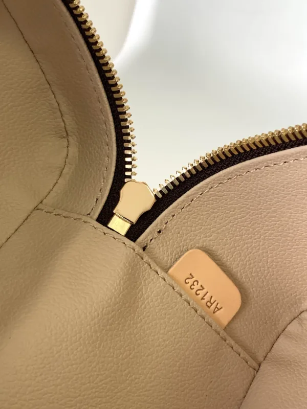 2 (6) LV Nice Nano -M44936-Premium