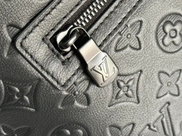 LV Excursion Tote -M24777 -Premium