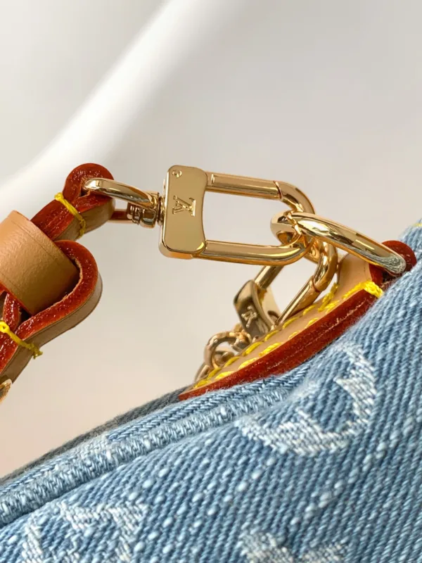 2 (7) LV Liv Pochette -M83532 -Premium