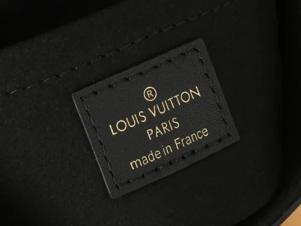 LV Camera Box -M11269 -Premium