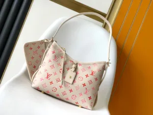 9wsxc1715876594581_0 LV CarryAll PM -M24652 -Premium